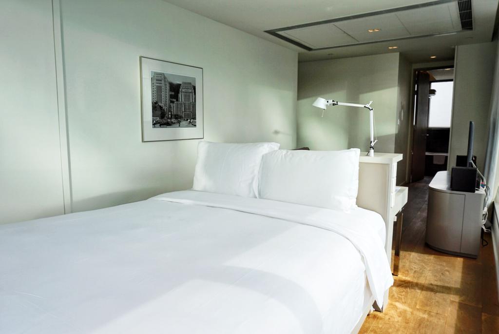 Twenty One Whitfield Aparthotel Hong Kong Exterior photo