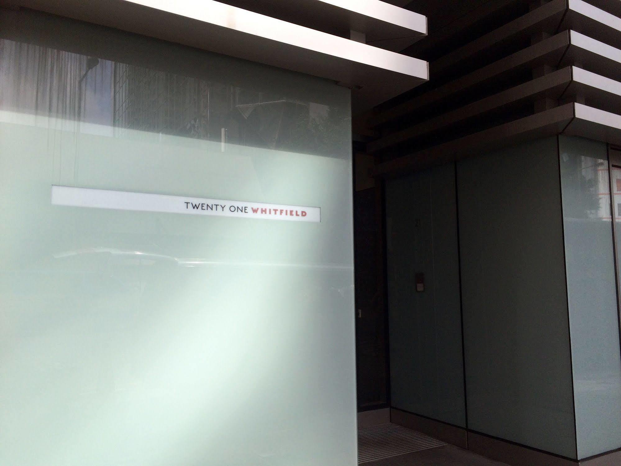 Twenty One Whitfield Aparthotel Hong Kong Exterior photo